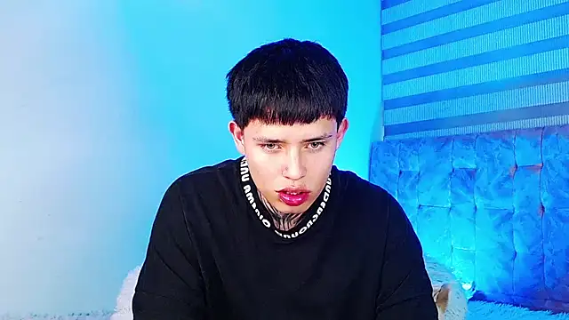 _justinmoon2 Adlı Modelin Canlı XXX Sohbeti