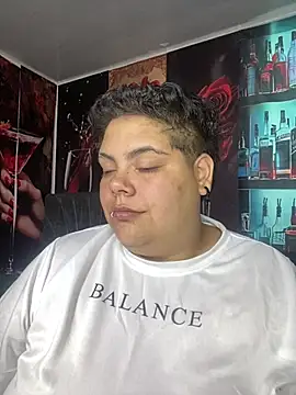 Chat +18 de Hailey_Curvy ao vivo