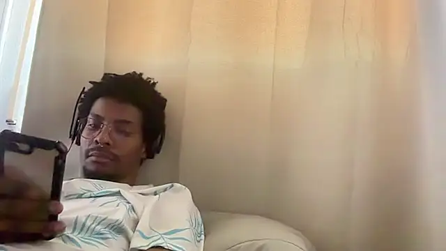 HoleBreeder Chat XXX live