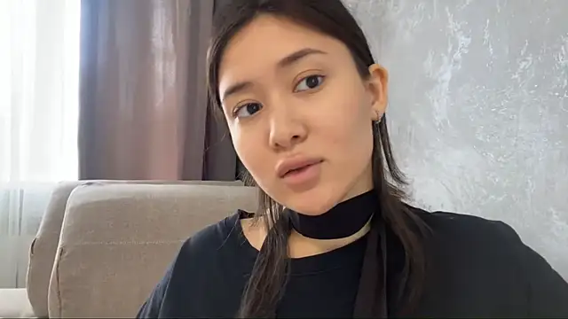YourMiIa's Live XXX Chat