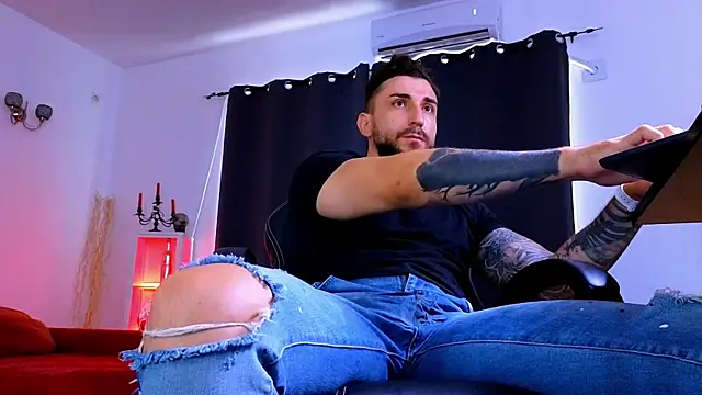 MightyAaron66 webcam show