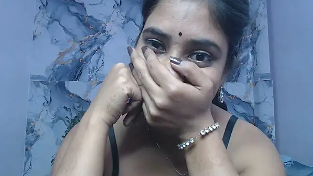Deevisha-queen live XXX chat