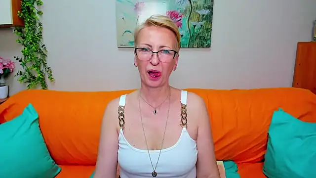 iamyourdream89 Adlı Modelin Canlı XXX Sohbeti