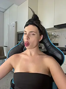 Онлайн чат XXX CurlyLara