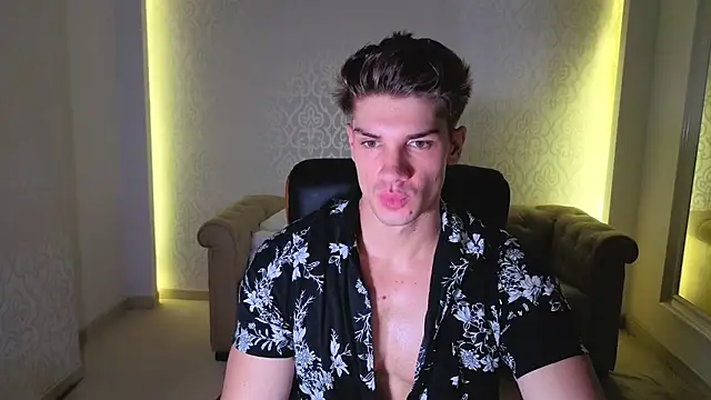 MaxKaiden Adlı Modelin Canlı XXX Sohbeti