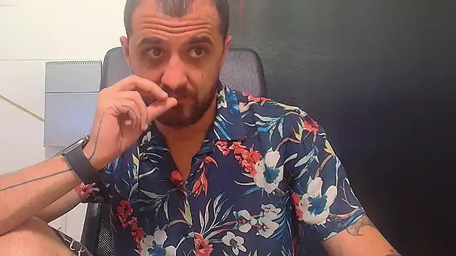 Chat XXX en directo de JamesMyerss