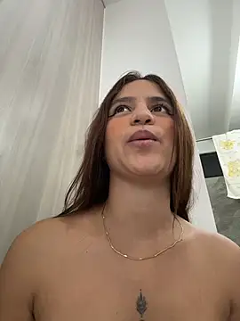 دردشة ViankaRose الجنسية المباشرة