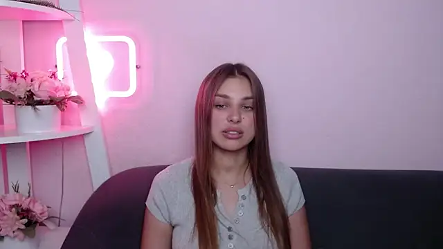 MilanaAngelAs Adlı Modelin Canlı XXX Sohbeti