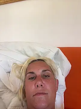 Sofia_beee Adlı Modelin Canlı XXX Sohbeti