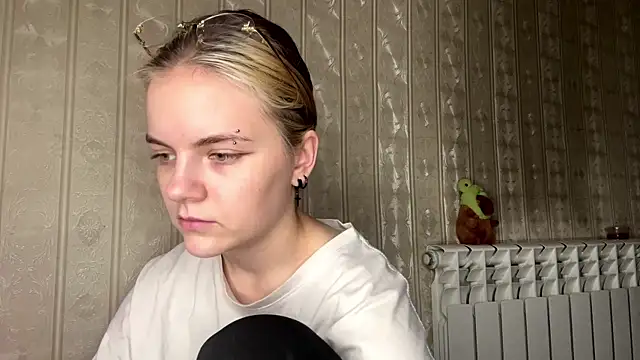 Chat +18 de KimWarner ao vivo