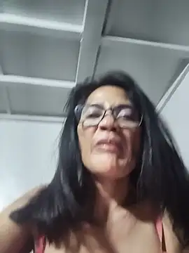 Chat +18 de ImYourWoman_55 ao vivo