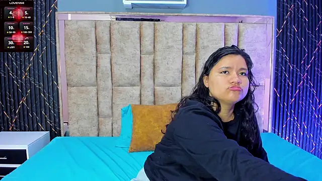Chat +18 de natasha_adam21 ao vivo
