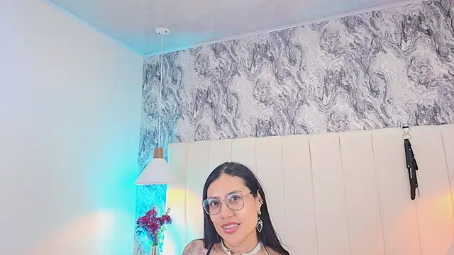 Tesalove_606 Adlı Modelin Canlı XXX Sohbeti