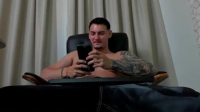Chat XXX ao vivo de ClintMasters