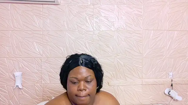 ebonny_suggarmommy1 Adlı Modelin Canlı XXX Sohbeti