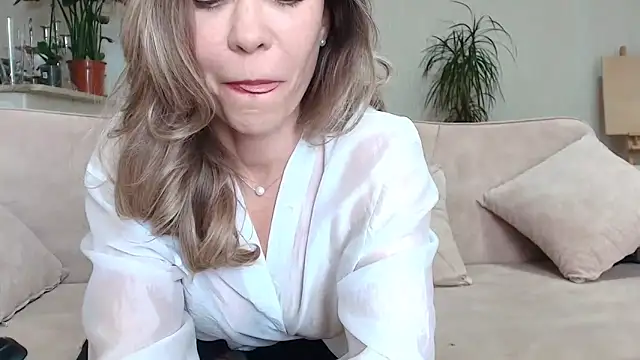 Gargona1 Adlı Modelin Canlı XXX Sohbeti