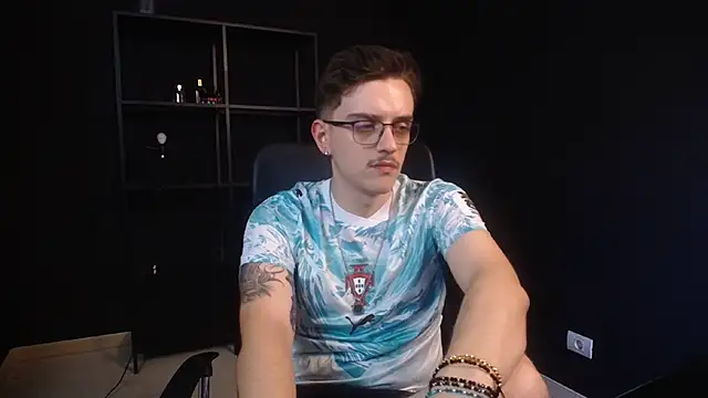 FelixStarkk – Naživo XXX chat