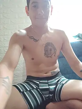 XXX chat uživo modela Tiger_cryad