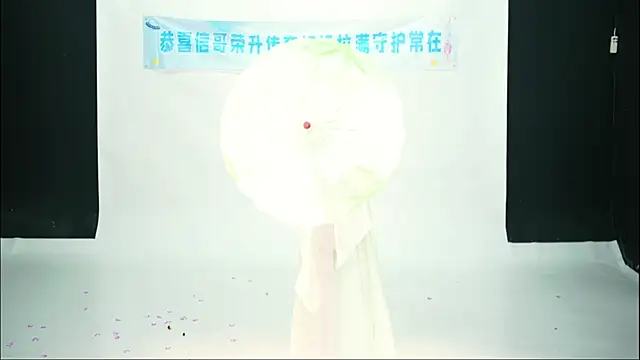 ACE-111のライブXXXチャット
