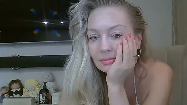 ZarinaSwift élő XXX-chatje