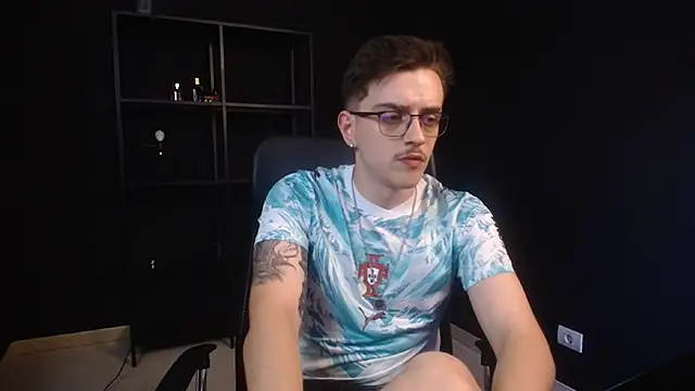 Chat +18 de FelixStarkk ao vivo