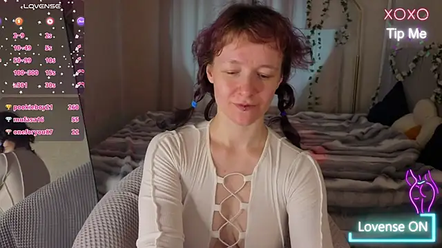 Ricki_Bloom élő XXX-chatje