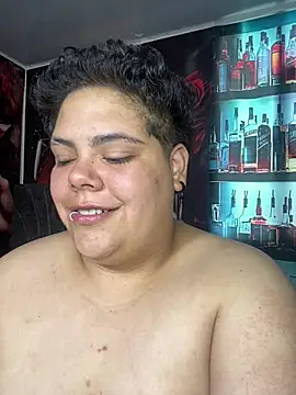Hailey_Curvy Adlı Modelin Canlı XXX Sohbeti