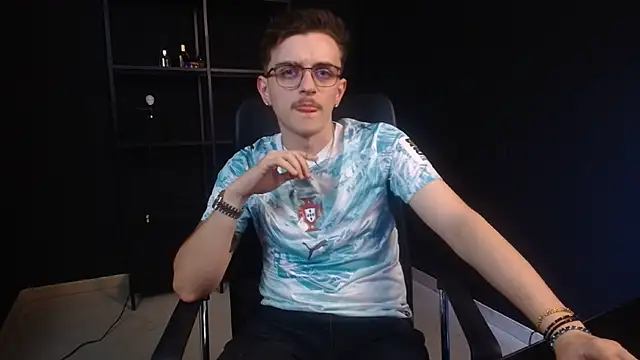 FelixStarkk's Live XXX Chat