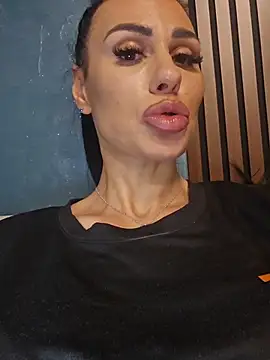 KatiaDivine Chat XXX live