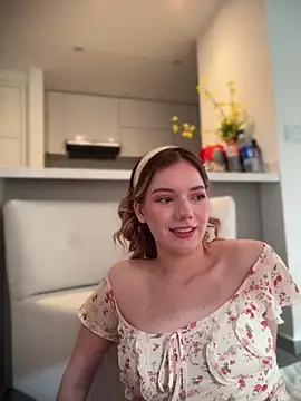 XXX chat uživo modela NicoleCut