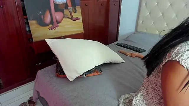 LUISSA_ Adlı Modelin Canlı XXX Sohbeti