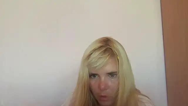 Chat XXX en directo de HornyElena
