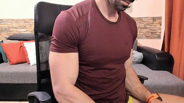 HotHunkTrainer লাইভ XXX চ্যাট