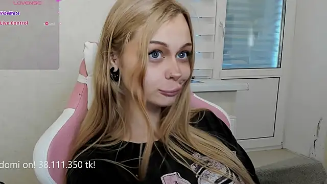 MelonyEmo Live XXX Chat