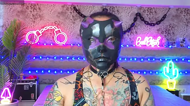 Cool_Freak_ Chat XXX in diretta