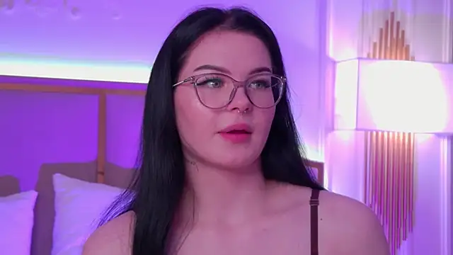 دردشة CindyMil الجنسية المباشرة