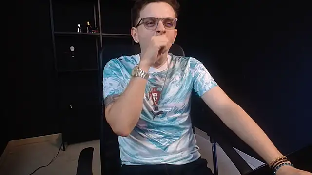 XXX chat uživo modela FelixStarkk