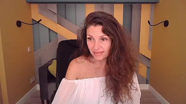 EllaLong Live XXX Chat