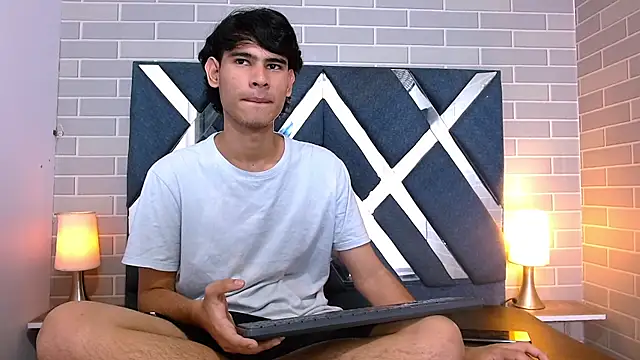 Show modela Kevin_Brooks1 na web-kameri