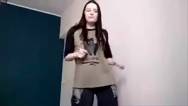 AmbientInvalid Adlı Modelin Canlı XXX Sohbeti