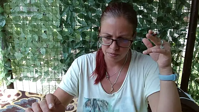 LadyHellene Chat XXX live