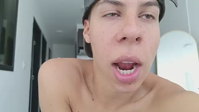grey___27 élő XXX-chatje