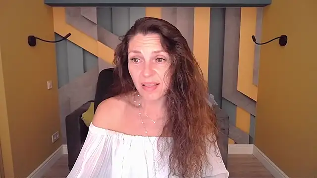 EllaLong Live XXX Chat