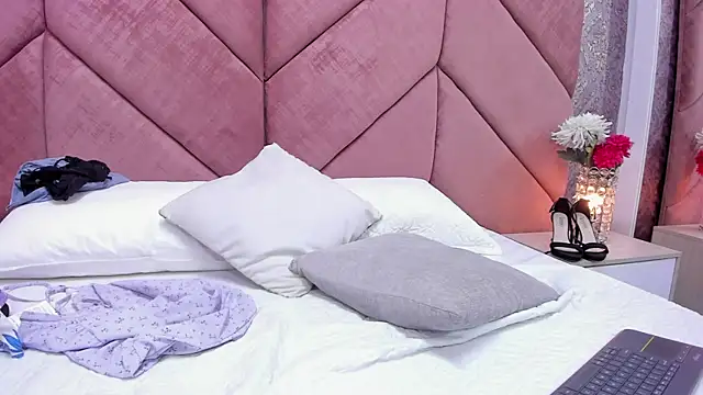 DeniseWasley Adlı Modelin Canlı XXX Sohbeti