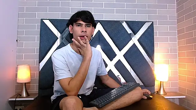 Онлайн  чат XXX Kevin_Brooks1