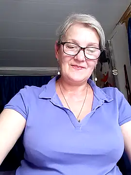 Chat +18 de irinamaux ao vivo