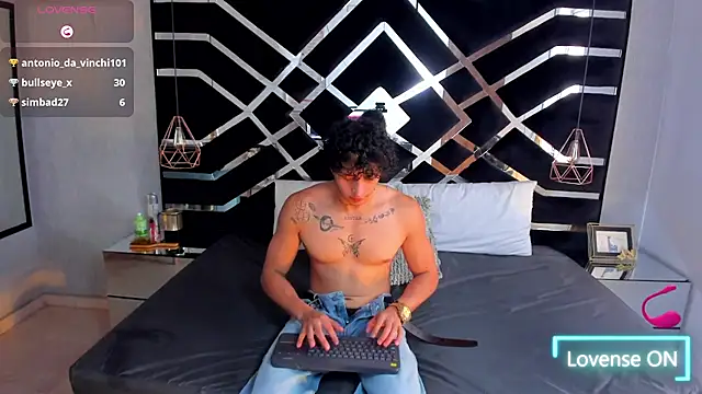 แชท XXX สดของ JayTaylorr