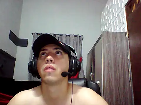 Fer_Tin Live XXX chat