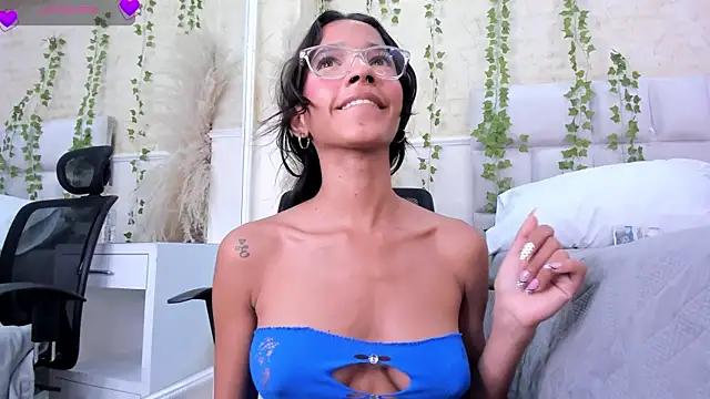 ScarletEvanss_'s Live XXX Chat