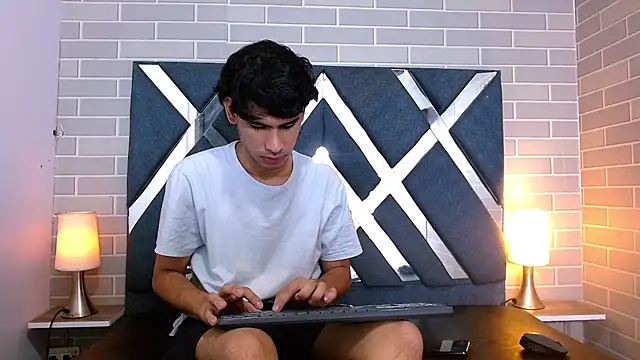 Kevin_Brooks1 – Naživo XXX chat